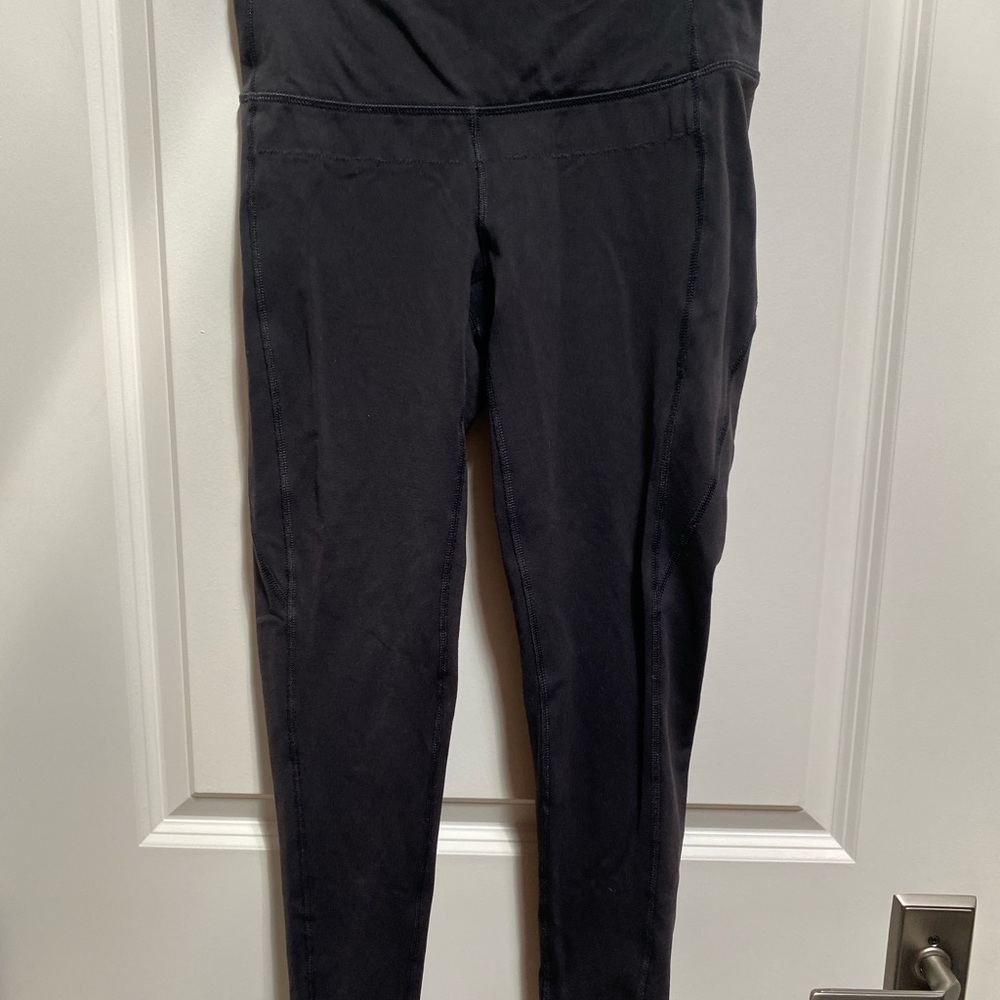Lucy power max perfect core leggings.